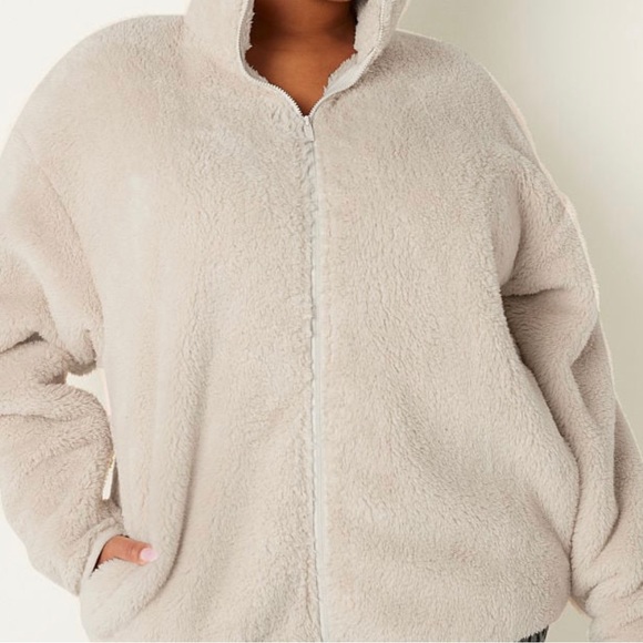 Plus Size Victorias Secret Sherpa Jacket - Picture 2 of 4